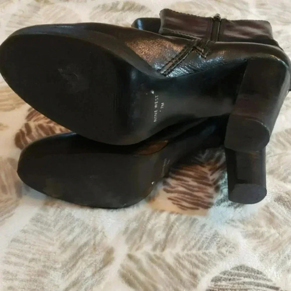 Nine West Varina 7M black leather 4” heeled ankle moto boots - Picture 7 of 7